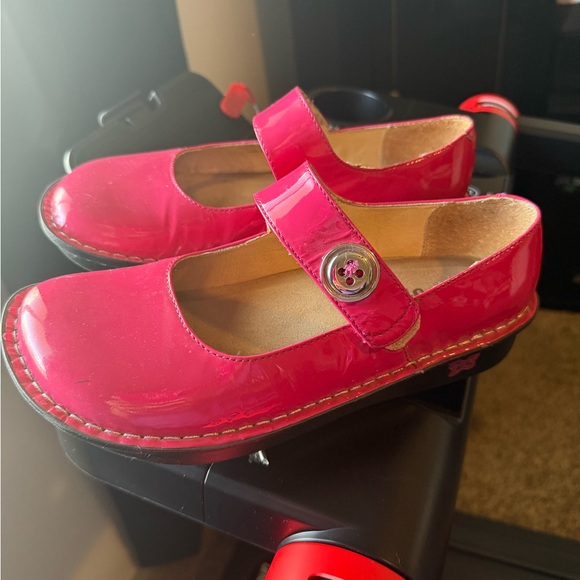 Pink Mary Jane women’s shoes - Picture 2 of 7